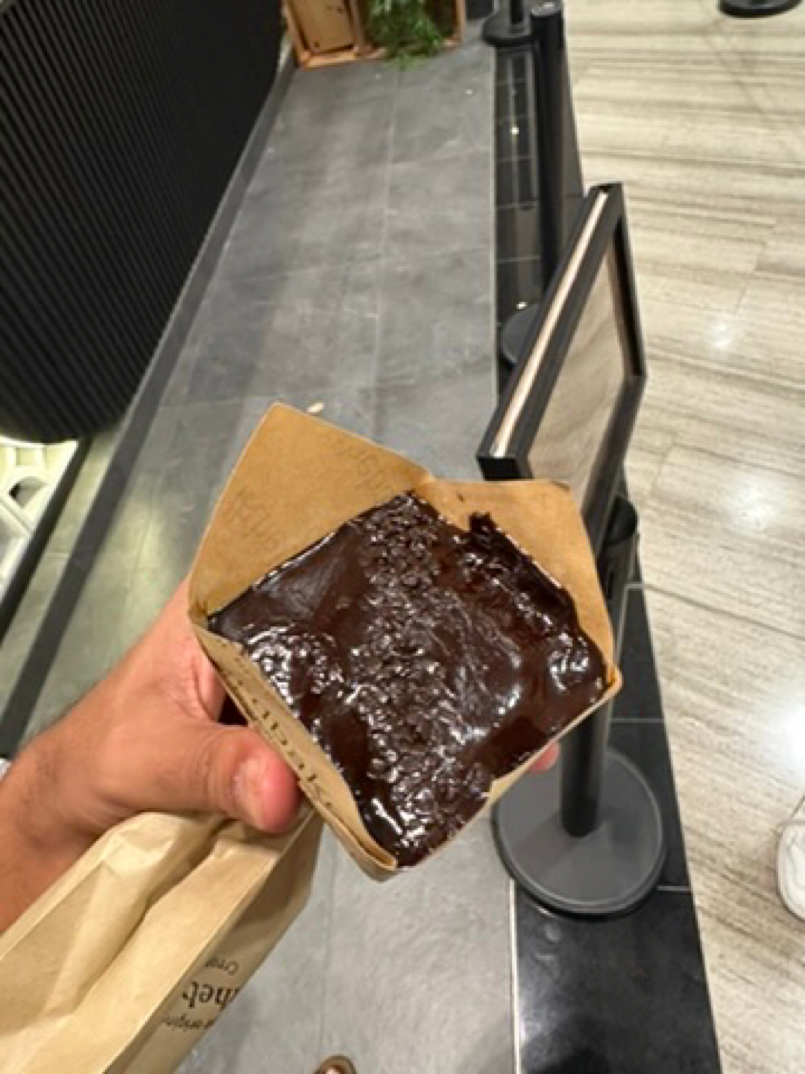 Food/drink context - Airport Jewel